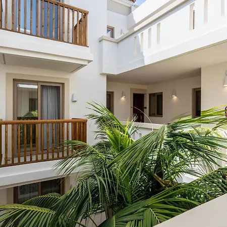 Szálloda Aegean 4*