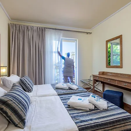 Ξενοδοχείο με διαμερίσματα Aegean 4*